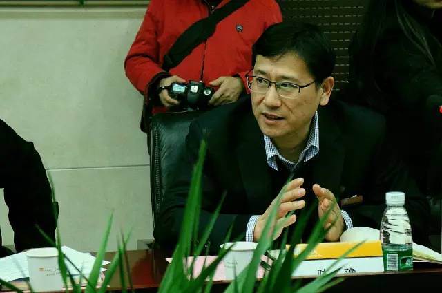 互動結(jié)束后華潤燃氣的陳豫總也對各位達人們提出的問題一一作出解答，可是讓大家伙兒們相當滿意呢！