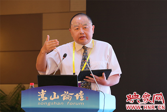 清華大學(xué)國學(xué)院副院長劉東演講。