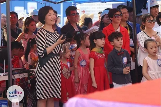 等等，這畫(huà)風(fēng)轉(zhuǎn)變太快我不明白了，看見(jiàn)啥了突然這么高興？