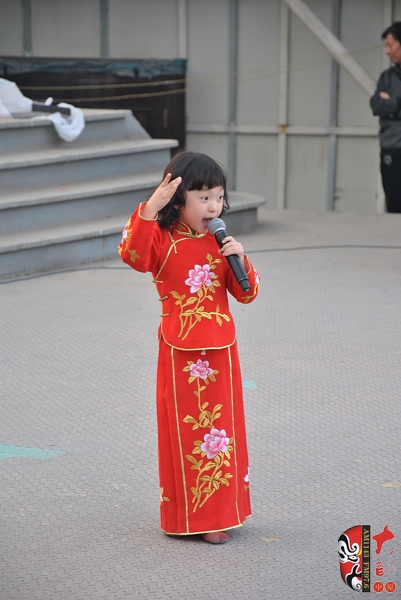 小梅花獎(jiǎng)金獎(jiǎng)獲得者、河南電視臺(tái)《梨園春》明星擂主張楚怡表演《戲曲串燒》
