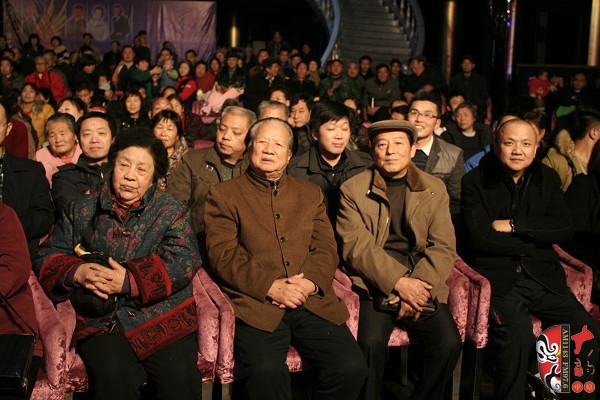 著名豫劇表演藝術(shù)家、小生之帝王素君  著名豫劇表演藝術(shù)家、唐派傳人賈廷聚、楊志禮