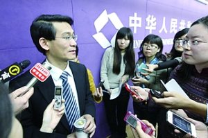 商務(wù)部新聞發(fā)言人表示，月度數(shù)據(jù)出現(xiàn)波動(dòng)是正常的。