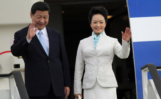 習近平和夫人彭麗媛在坦桑尼亞。資料圖