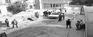 警車視而不見。（視頻截圖）