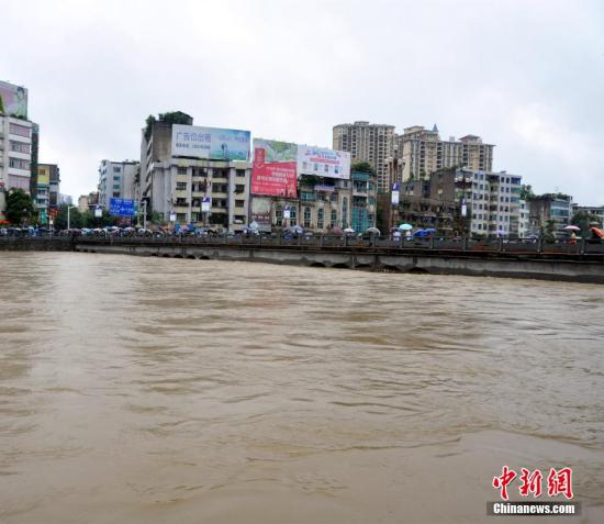 7月15日，貴州湄潭縣普降大到暴雨，遭受二十年一遇的洪澇災(zāi)害。