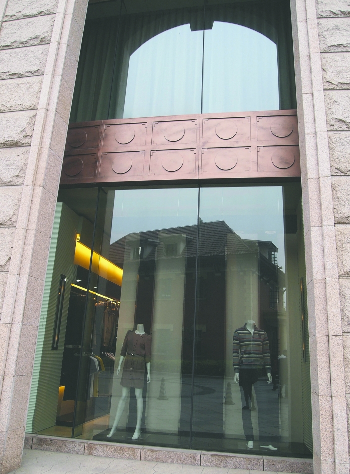 成都新東方千禧大酒店內(nèi)，曾銷售假冒LV產(chǎn)品的店鋪
