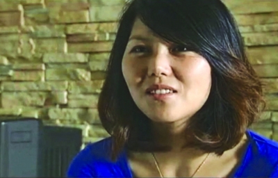 靳冰發(fā)現自己和杜家女兒長得很像。