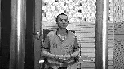 　　犯罪嫌疑人汪小松受審時截圖。一分檢供圖