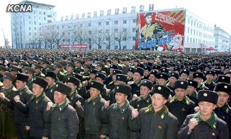 朝鮮黃海北道、咸鏡南道和南浦市11日舉行軍民大會，支持朝鮮人民軍最高司令部發(fā)言人聲明。