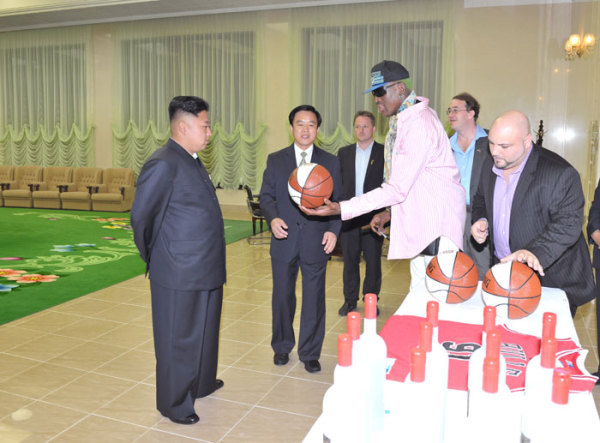 近日，朝鮮最高領(lǐng)導人金正恩已在平壤再次會見并宴請了正在朝鮮訪問的前美國全國籃球協(xié)會(NBA)球星羅德