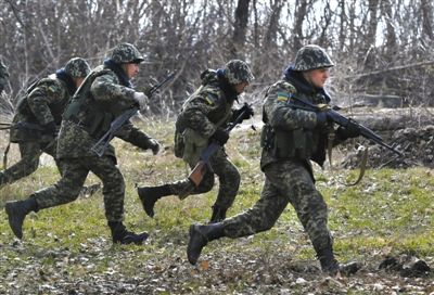 當?shù)貢r間3月21日，烏克蘭邊防部隊在俄烏邊境軍演。