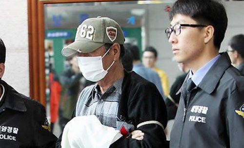 資料圖片：韓國檢方和警方聯(lián)合調(diào)查本部15日對“世越”號客輪的15名船員進行逮捕起訴。