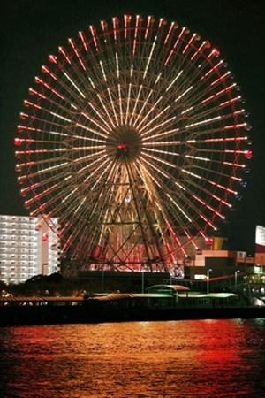 圖為該地晚上的夜景。