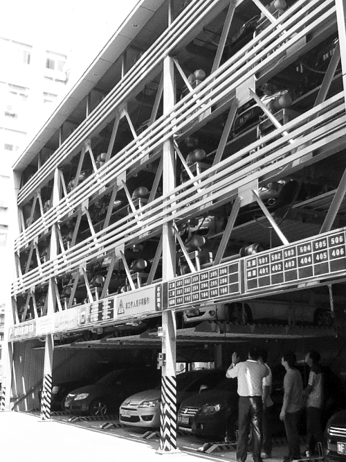 　鄭州新建的28座立體車庫，多數(shù)沒有規(guī)劃許可證
