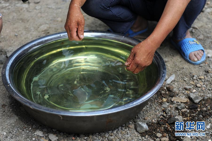 地下水成“綠茶”　污染二十多年該誰治？