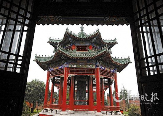 河南商丘古城建于明朝正德六年(公元1511年)，是國(guó)內(nèi)保存較好的古城之一 王頌 攝