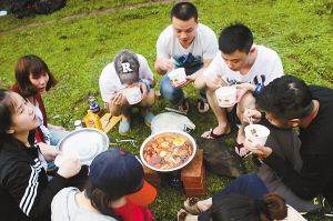 夏天也可以這樣過(guò) 各大景區(qū)帳篷露營(yíng)全攻略