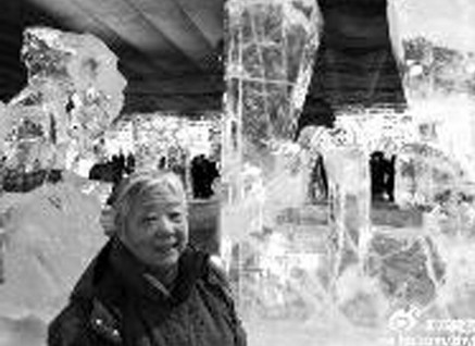鄭淵潔為81歲母親所拍圖片。