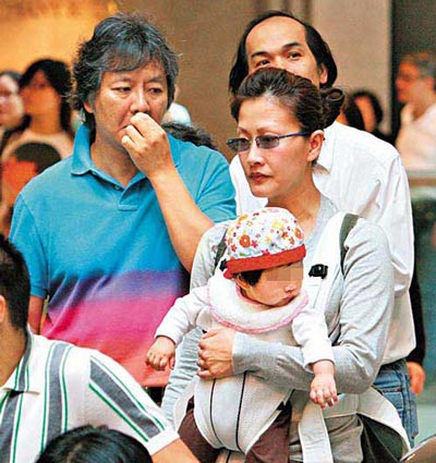 陳慧珊和老公鐘家鴻、女兒