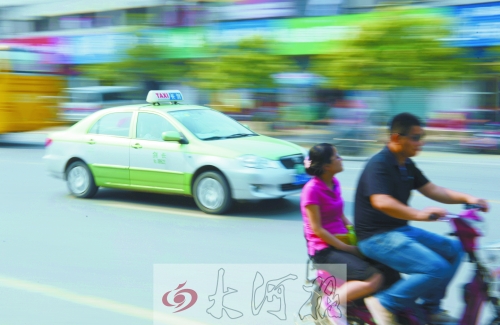 街頭的出租車數量,直接影響著市民出行。