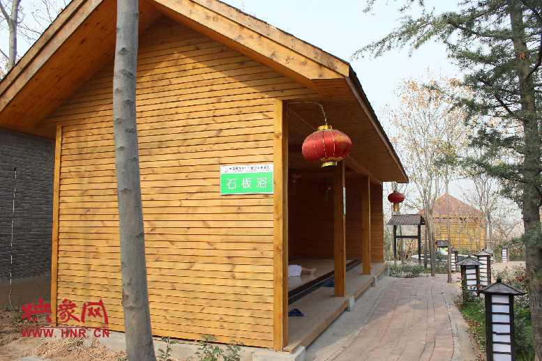 石板浴，躺在上面超級爽