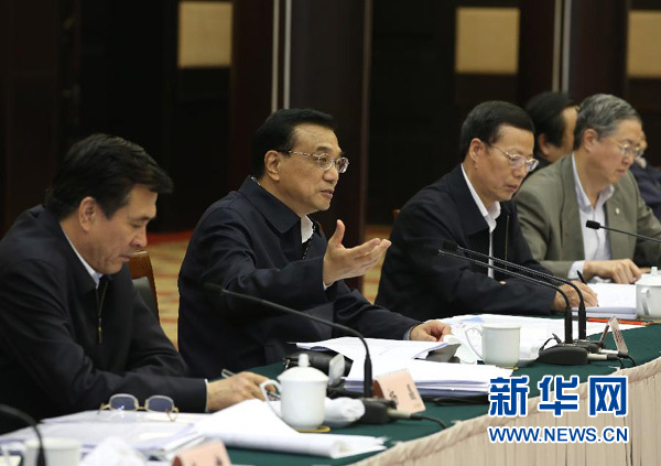 月28日，中共中央政治局常委、國(guó)務(wù)院總理李克強(qiáng)在重慶主持召開(kāi)座談會(huì)
