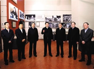 2012年11月29日，習近平等在國家博物館參觀《復興之路》展覽，提出為實現(xiàn)中國夢而奮斗。