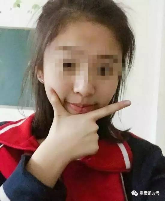 17歲高中男生教室里掐死女同學(xué)，被訴故意殺人和強奸
