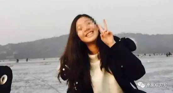 17歲高中男生教室里掐死女同學(xué)，被訴故意殺人和強奸