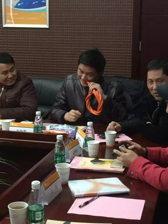 小編想問(wèn)一下咬膠管的孫老師，優(yōu)質(zhì)膠管的口感如何呢？