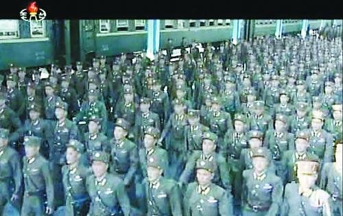 約2萬名朝鮮朝鮮人民軍基層軍官近日陸續(xù)抵達平壤，準備出席軍方大會。