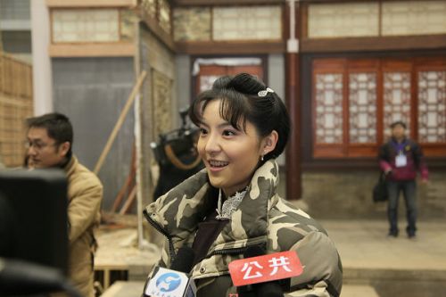 《大河兒女》演員接受媒體專訪。