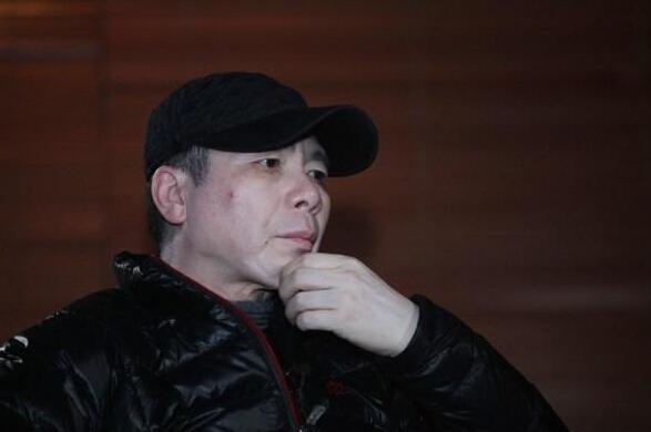 馮小剛反嗆《人民日報(bào)》：綜藝電影尊重人民幣