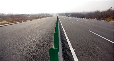 鄭上快速路工程建設(shè)已進(jìn)入收尾階段。