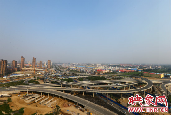 中州大道與南三環(huán)相接的立交橋，預計明年將建成通車。