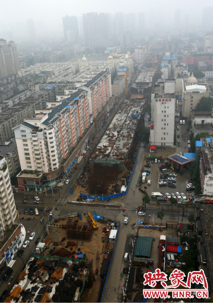 隴海路高架橋已雛形顯現(xiàn)。