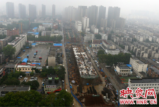 明年春節(jié)前高架橋部分道路將建成通車。