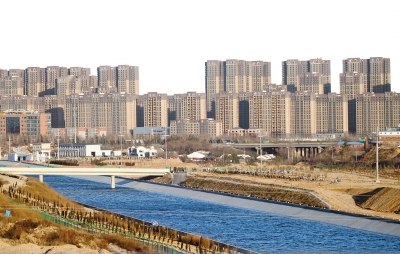 鄭州市西南角，南水北調(diào)渠旁新建的樓盤。