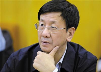昨日，最高檢檢察長(zhǎng)曹建明在遼寧團(tuán)參加“兩高”報(bào)告分組審議。記者 陳杰 攝