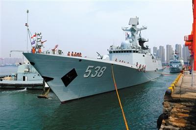 中國導(dǎo)彈護(hù)衛(wèi)艦煙臺(tái)艦——滿載排水量4000余噸，艦長134.1米，艦寬16米，是我國自主設(shè)計(jì)、研制的