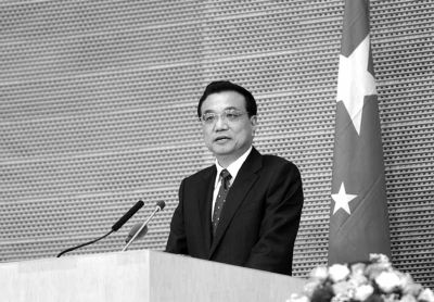 當(dāng)?shù)貢r間5月5日，國務(wù)院總理李克強(qiáng)在非盟會議中心發(fā)表演講。圖/中國政府網(wǎng)