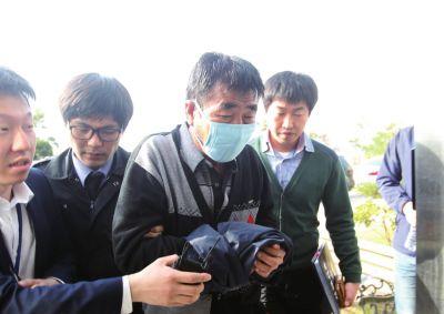 　4月19日，“歲月”號船長李俊錫被正式逮捕資料圖片。