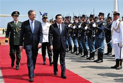 　6月19日，國務(wù)院總理李克強(qiáng)乘專機(jī)抵達(dá)雅典國際機(jī)場，開始對希臘進(jìn)行正式訪問。