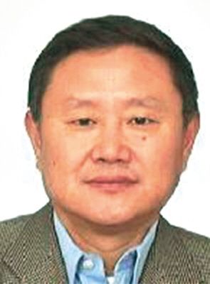 胡奉憲 現(xiàn)年60歲，外逃前任四川韻律實(shí)業(yè)發(fā)展公司總經(jīng)理、董事長，2009年11月逃往美國或澳大利亞。