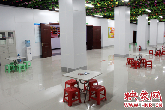 為了給市民納涼避暑創(chuàng)造舒適的環(huán)境，今年鄭州市人防辦加大了投入，對納涼點進行了升級改造