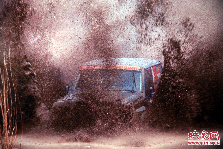 賽車的世界、更是男人的世界。圖為部分參展攝影作品。