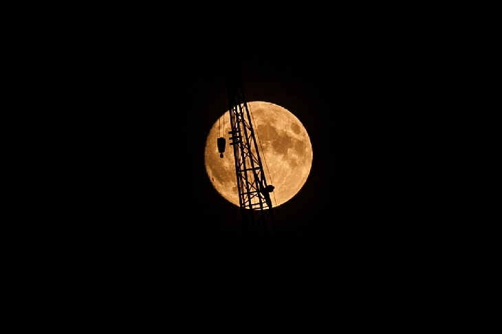 68年來最大！今晚夜空上演超級月亮