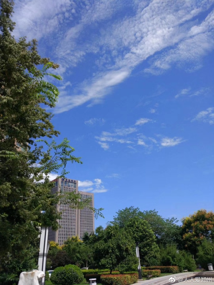 又被鄭州的藍天刷屏！隨便一拍就是手機壁紙