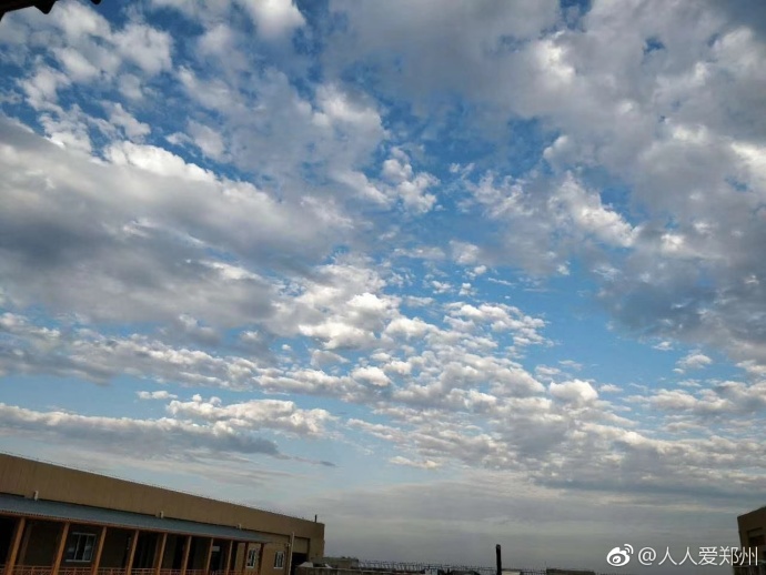 又被鄭州的藍天刷屏！隨便一拍就是手機壁紙