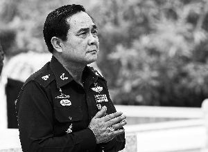 8月21日，巴育在泰國(guó)春武里府出席軍方活動(dòng)。 新華社發(fā)